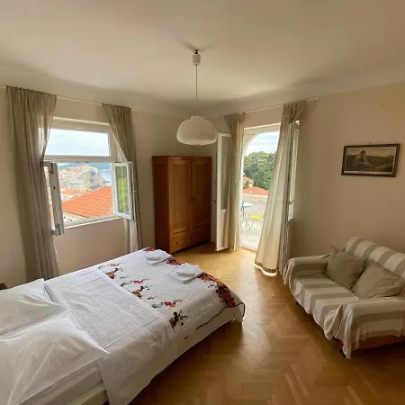 Paula's Appartement *